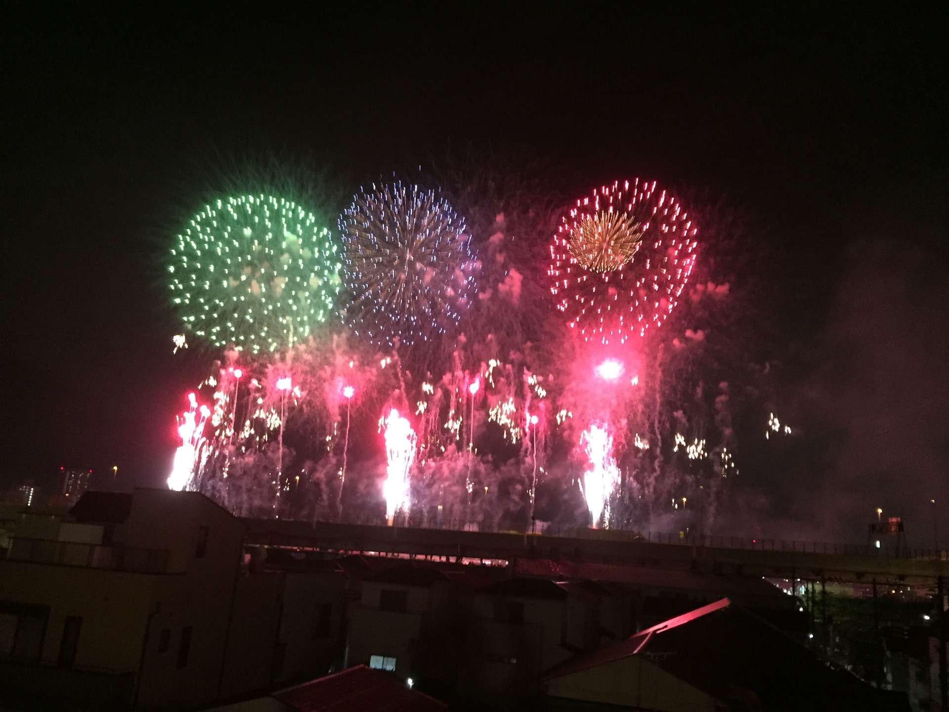 会社屋上から見た花火